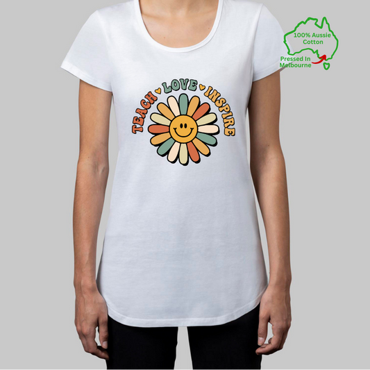 T-shirt - Teach, Love and Inspire Daisy